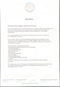 8 Eine Bescheinigung in deutscher Sprache bestätigt die berufliche Tätigkeit im Bereich der medizinischen Kosmetik und führt Aufgaben wie Mikronadelung, chemische Peelings und Laserbehandlungen auf. Die Bescheinigung wurde von einer Hautarztpraxis für Johanna Ammann für den Zeitraum von 2020 bis 2023 im Rahmen ihrer professionellen Kosmetikausbildung an der Privatschule Kosmetik ausgestellt.