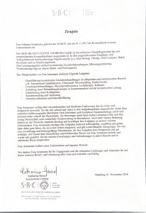 9 Ein professionelles deutsches Zeugnis des Skin Biology Center Hamburg für Johanna Armenann, in dem ihre Beschäftigung, ihre Aufgaben, ihre Fähigkeiten und ihre positive Beurteilung – einschließlich der Anerkennung ihrer umfassenden Kosmetikausbildung in Einbeck – detailliert aufgeführt sind; unterzeichnet und datiert am 1. November 2018 von Katharina Heusel.